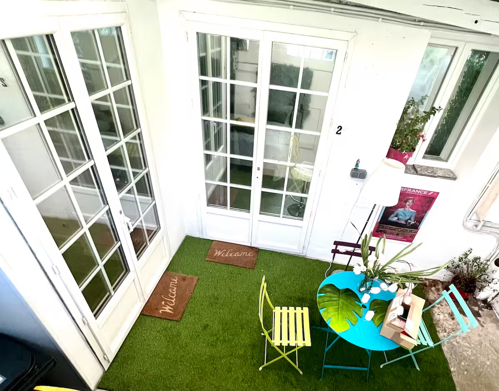 Vue entrée des studios